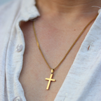 Cross Chain Pendant Gold