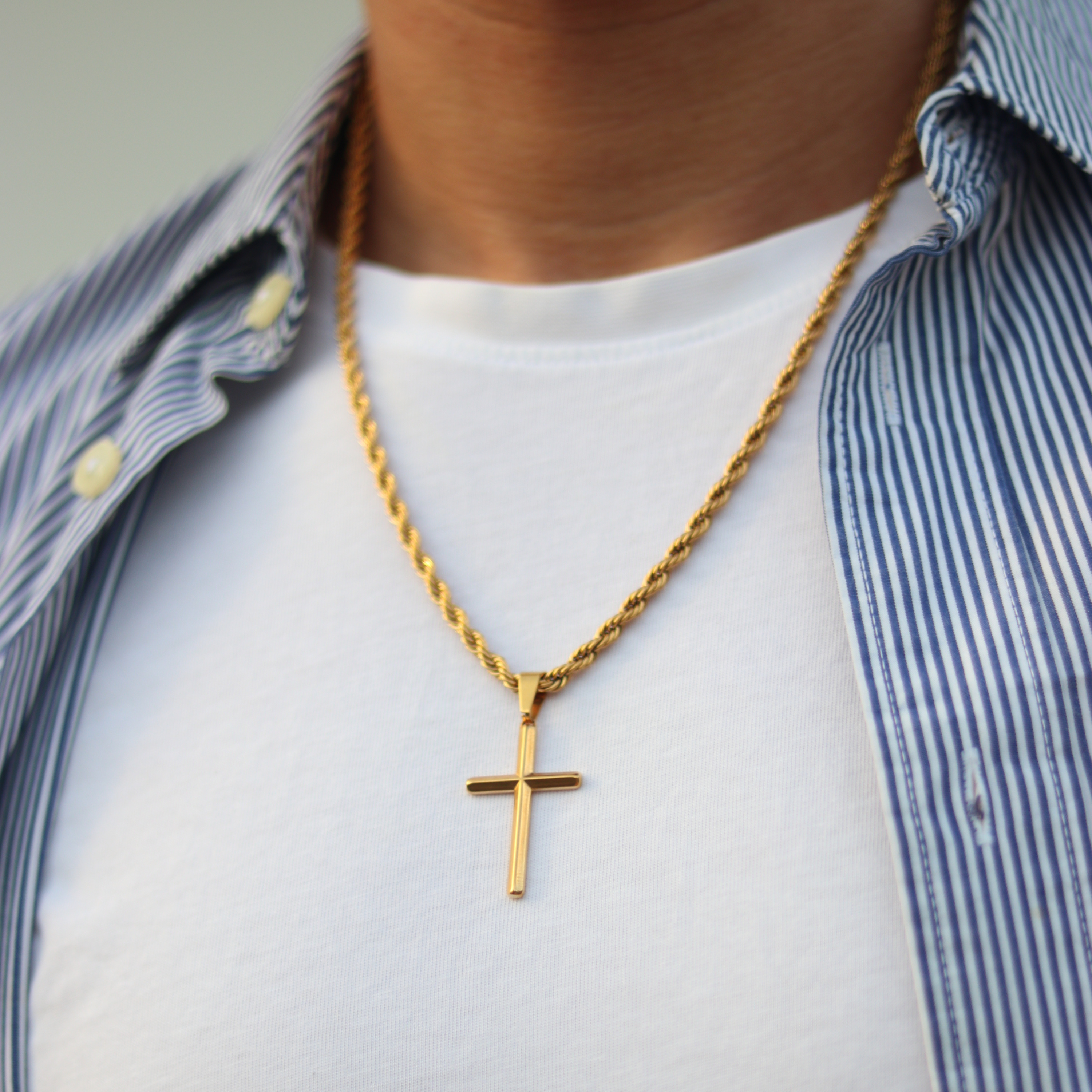 Cross Pendant Gold