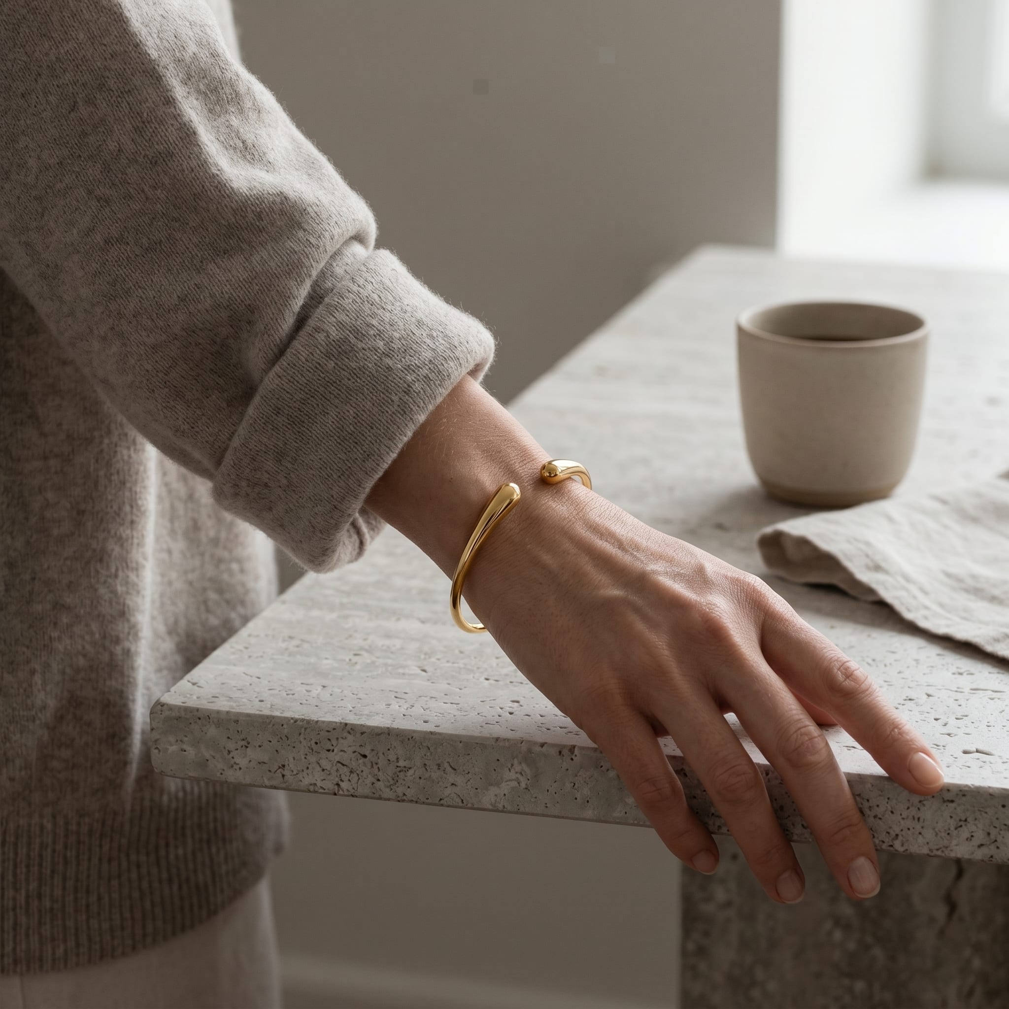 Flow Cuff Gold