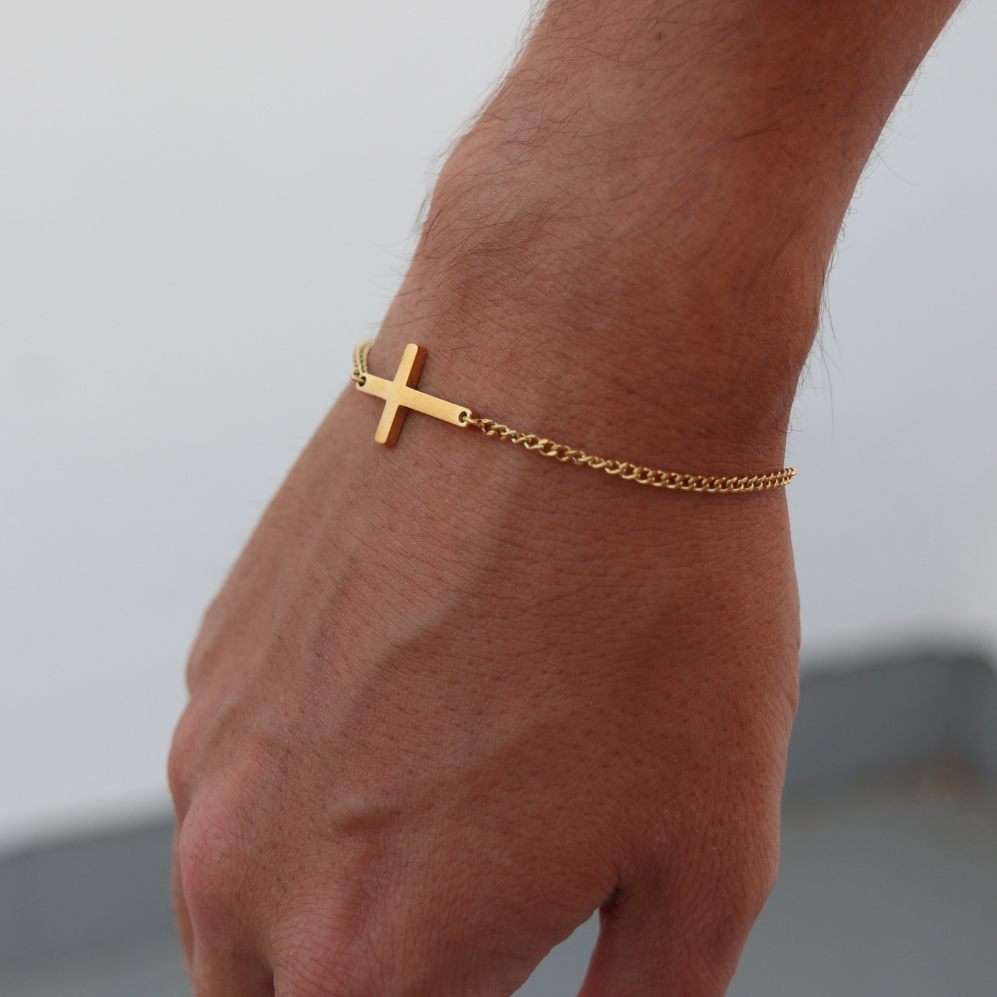 Cross Bracelet Gold