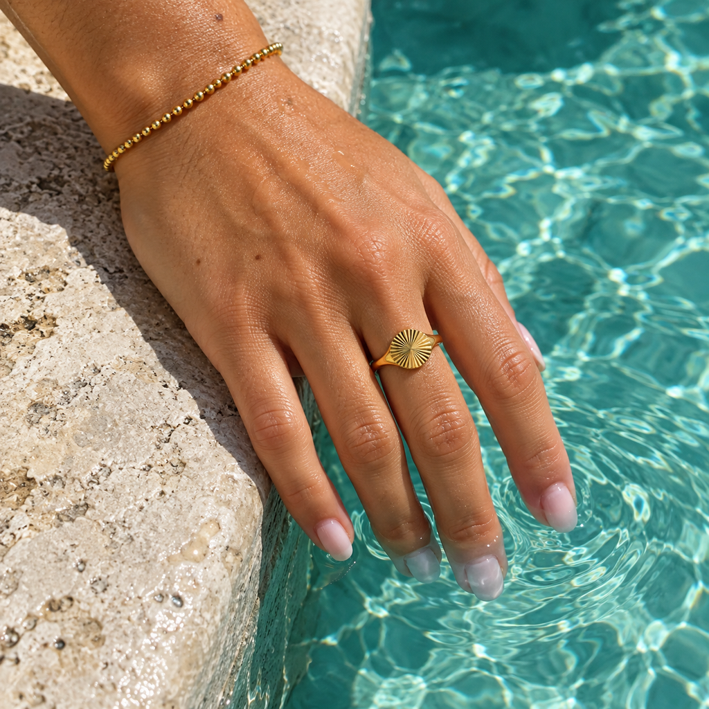 Sol Signet Ring Gold