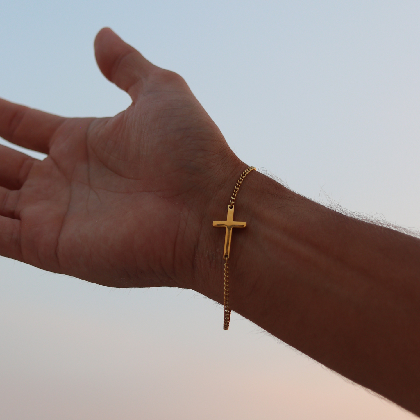 Cross Bracelet Gold