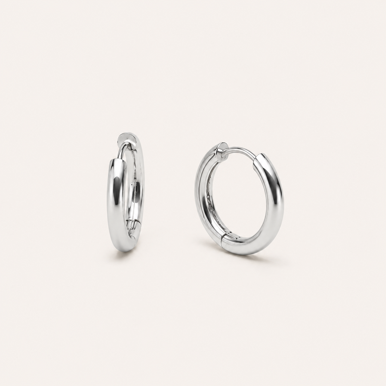 Minimal Huggies Silver