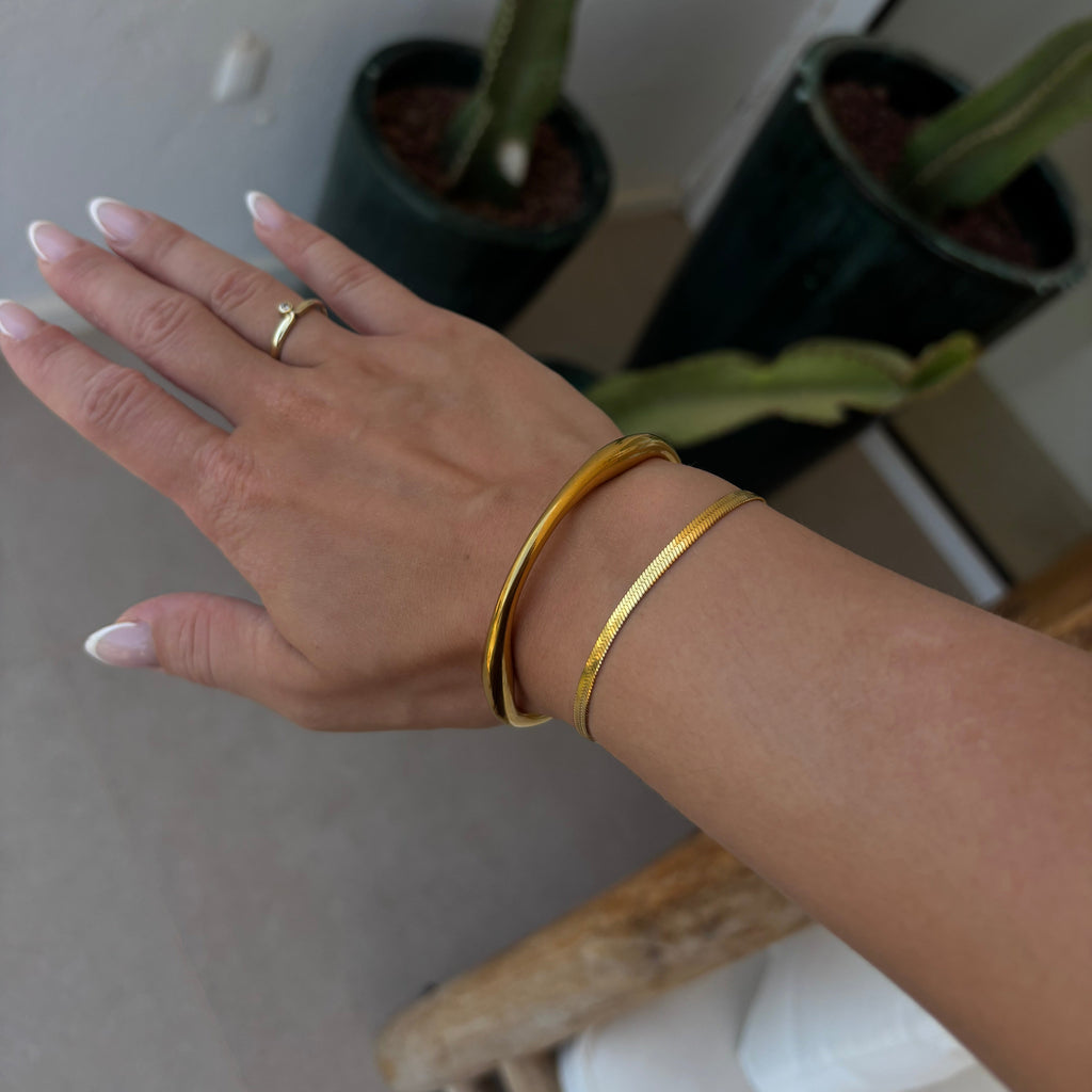 Thin Bracelet Gold